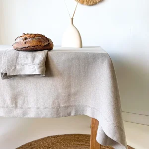Beige Linnen Tafelkleed met Open Zoomsteek